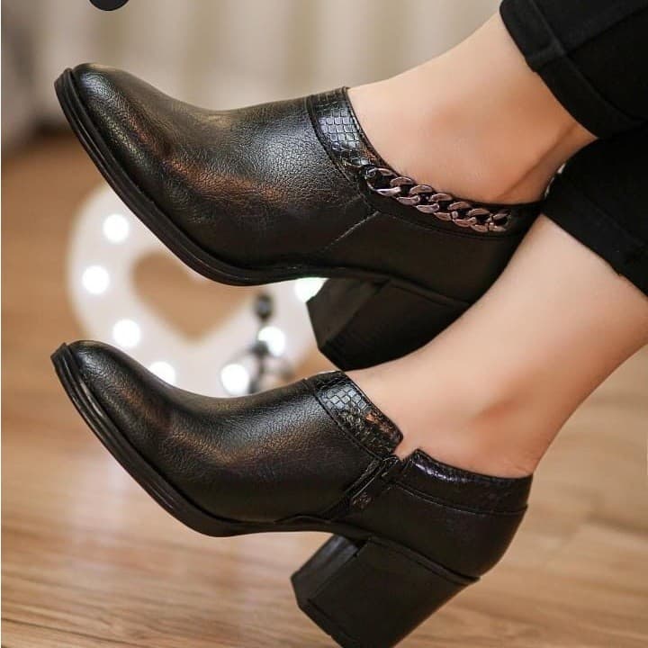 خرید و قیمت کفش  + فروش عمده