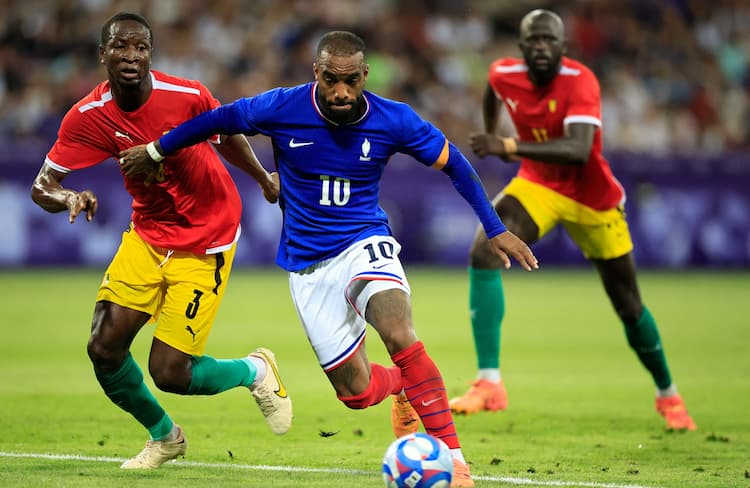 کارخانه پارچه فلامنت برای لباس ورزشی فوتبال