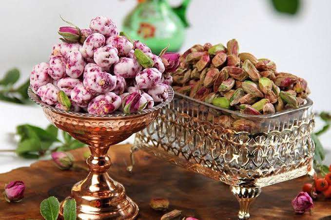 قیمت و خرید نقل پسته‌ ای گل محمدی عمده و خرده ارسال از تولیدی