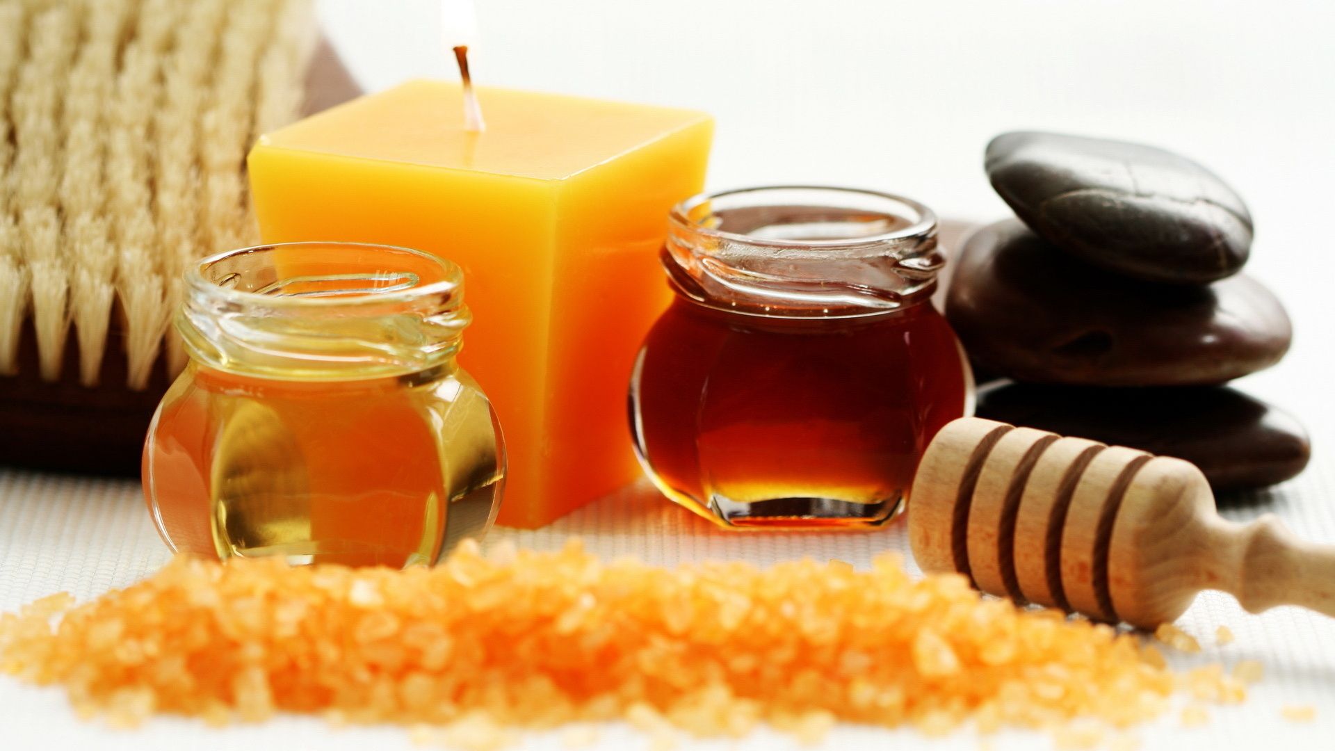 عسل طبیعی خالص با شهد گل و گیاه
