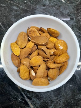 قیمت خرید مغز بادام درختی + فروش ویژه