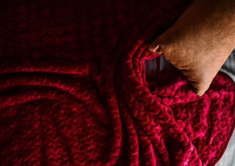 تصویر 3 از پتو طرح قلبی نگین + فروش عمده و ارزان