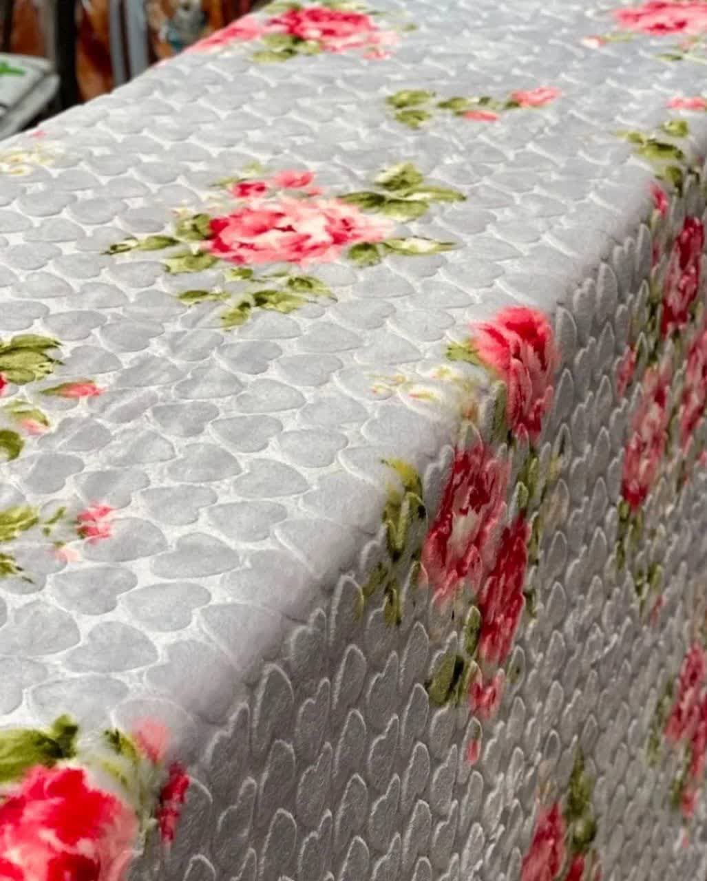 تصویر 1 از پتو عروس مخملی کلاسیک مناسب دکور اتاق با طرح جذاب چشمگیر