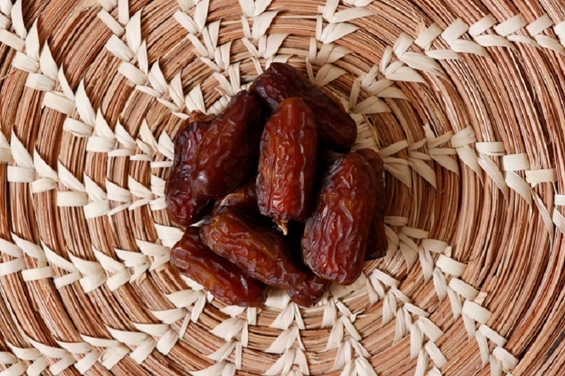خرید مستقیم خرمای پیارم حاجی آباد از باغدار + قیمت استثنایی