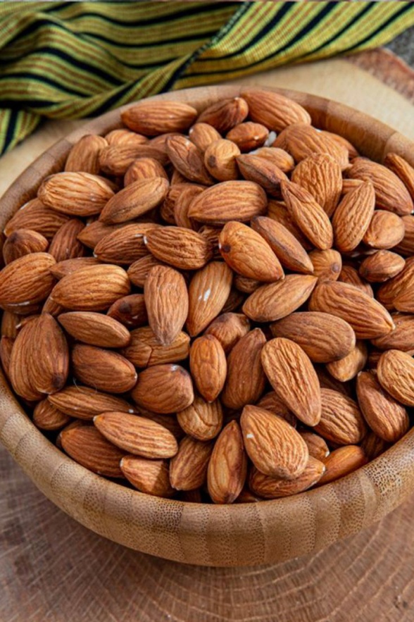 خرید بادام شاهرودی اعلا با قیمت مناسب و طعمی بی نظیر