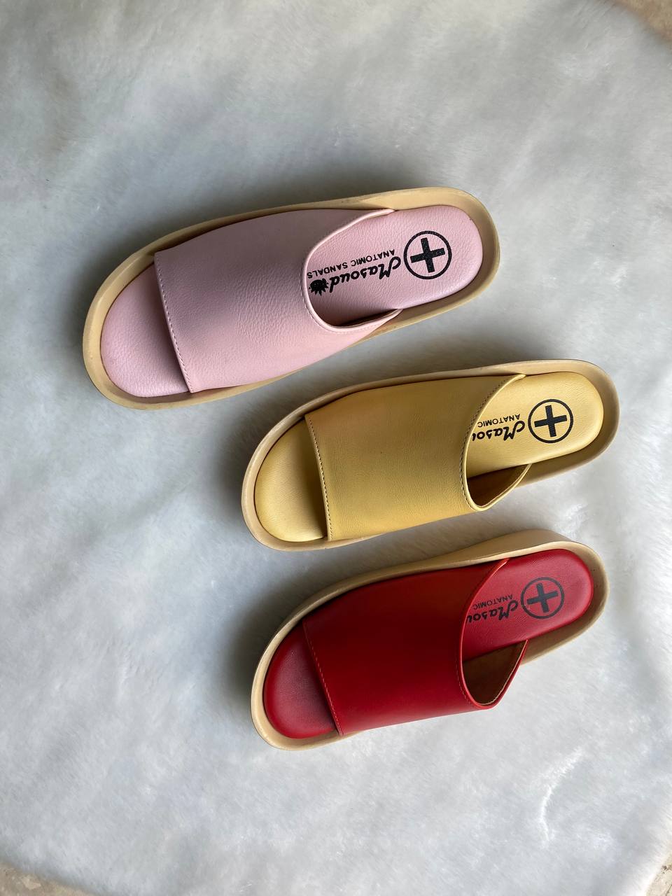 صندل دخترانه با کفی طبی و پشتیبانی عالی پا