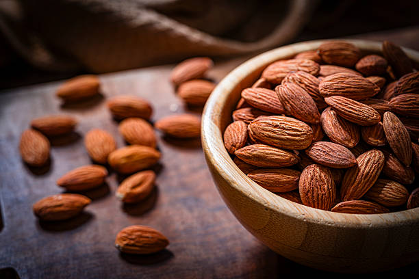 خرید عمده بادام + قیمت استثنائی