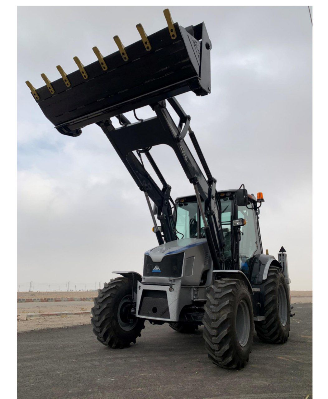 قیمت بیل بکهو چهار سیلندر و شش سیلندر + قیمت اقتصادی