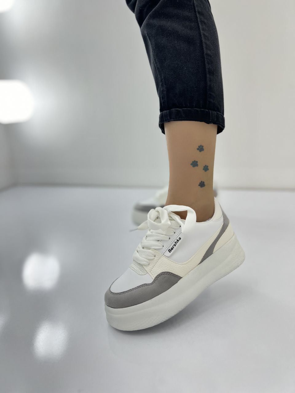 کفش برشکا زنانه‌