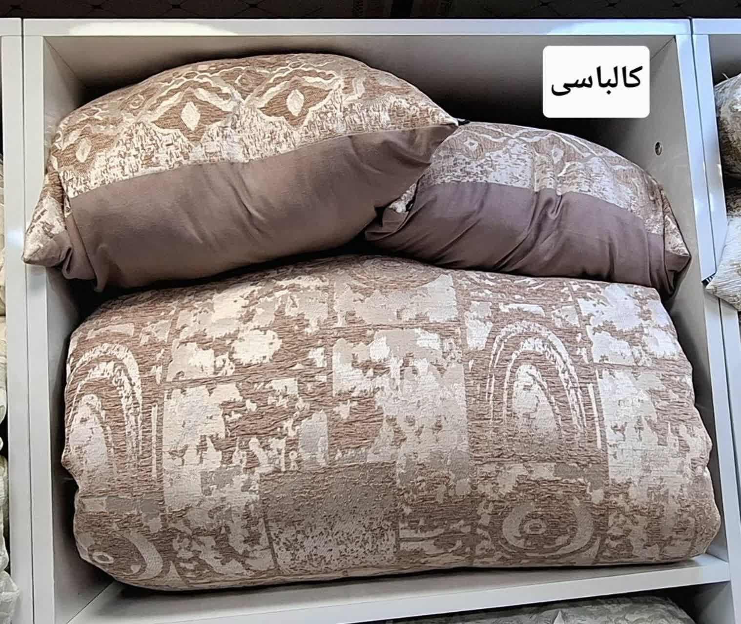فروش عمده روتختی مخمل شانل گل برجسته پنلی 8 تکه + خرید ویژه مشهد