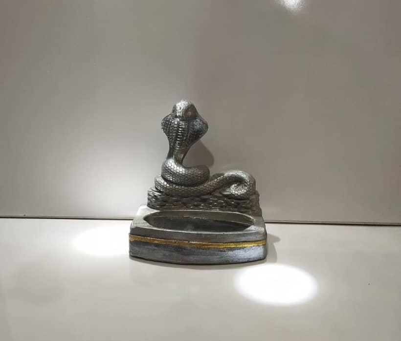 تصویر 4 از فروش جا سیگاری با سنگ مصنوعی شکل مار کبری