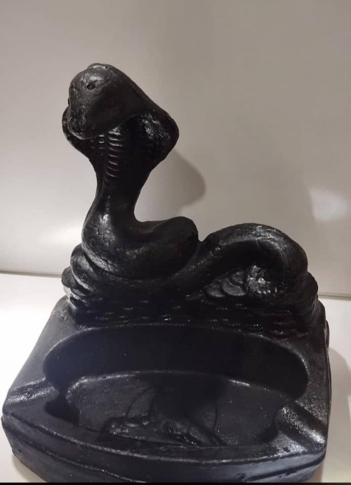 تصویر 1 از فروش جا سیگاری با سنگ مصنوعی شکل مار کبری