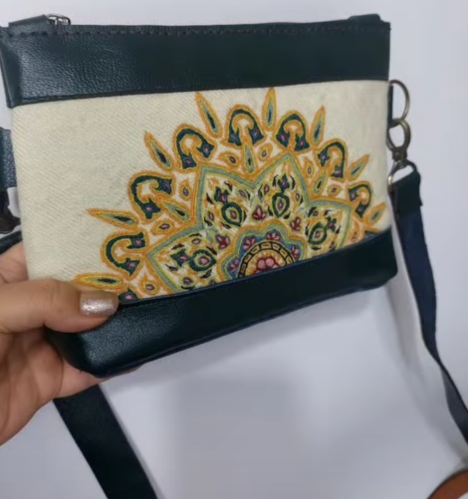 کیف سوزن دوزی و چرمی