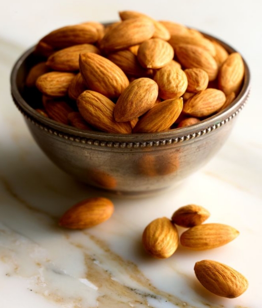 فروش بادام درختی با بسته‌ بندی سفارشی از باغات فارس