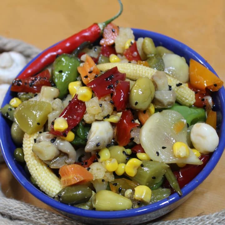 ترشی سالاد زیتون اصل + قیمت روز