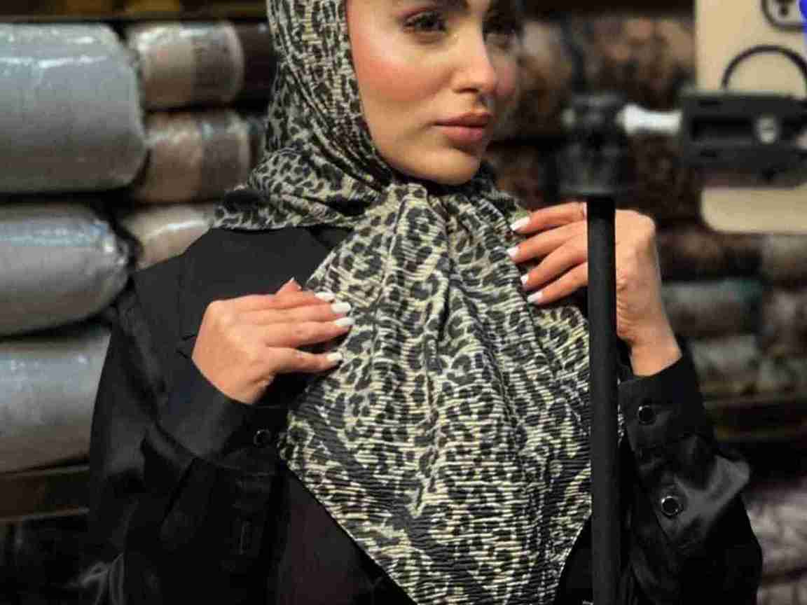 قیمت روسری پلیسه طرح دار + خرید باور نکردنی