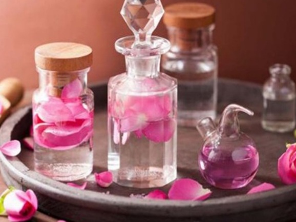 قیمت فروش عمده گلاب کاشان با بهترین کیفیت + عطر و بوی عالی