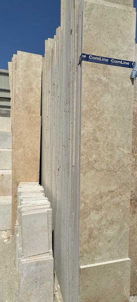 قیمت خرید سنگ تراورتن کرم روشن حاجی آباد نطنز + با فروش صادراتی