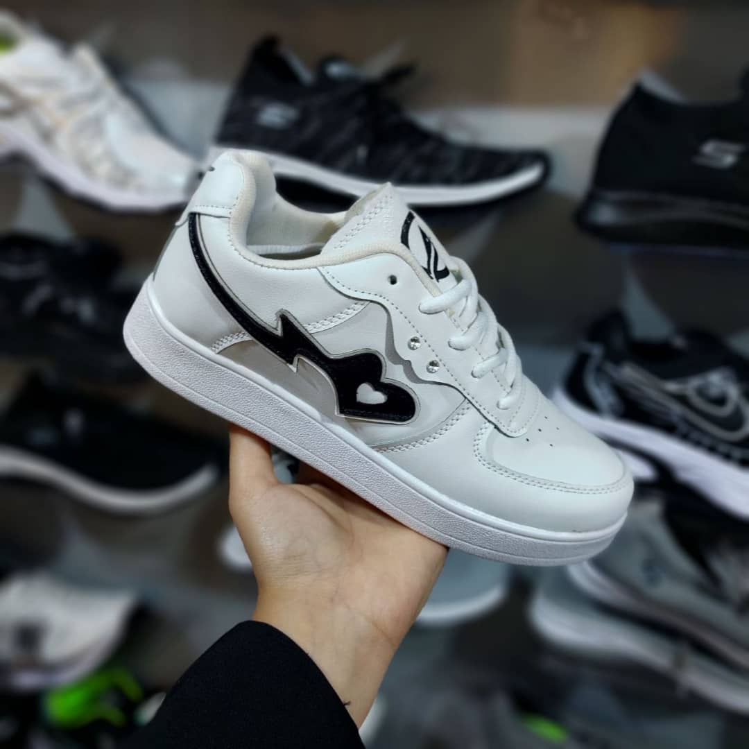 کفش زنانه با طراحی خاص