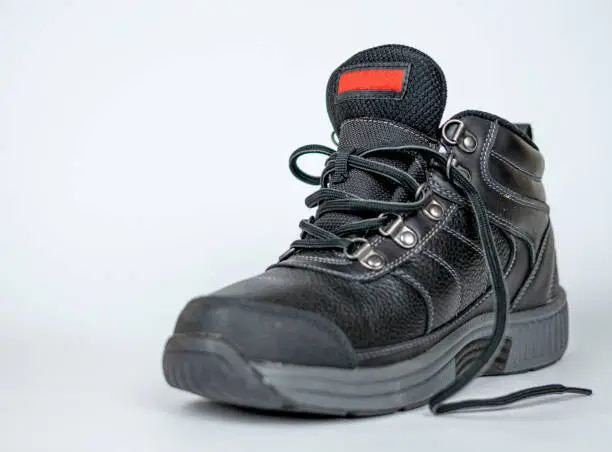 تصویر 2 از خرید و فروش بوت ایمنی ساق‌ بلند با پنجه فولادی با شرایط فوق العاده