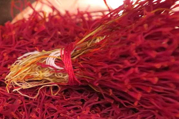 تصویر 1 از قیمت خرید زعفران دختر پیچ قائنات عمده به صرفه و ارزان