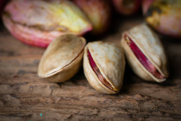 خرید و فروش پسته اکبری ایوب با شرایط فوق العاده