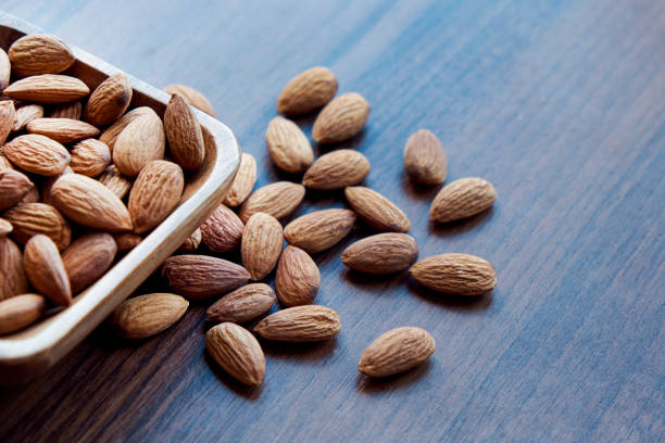 خرید مغز بادام درختی + قیمت عالی با کیفیت