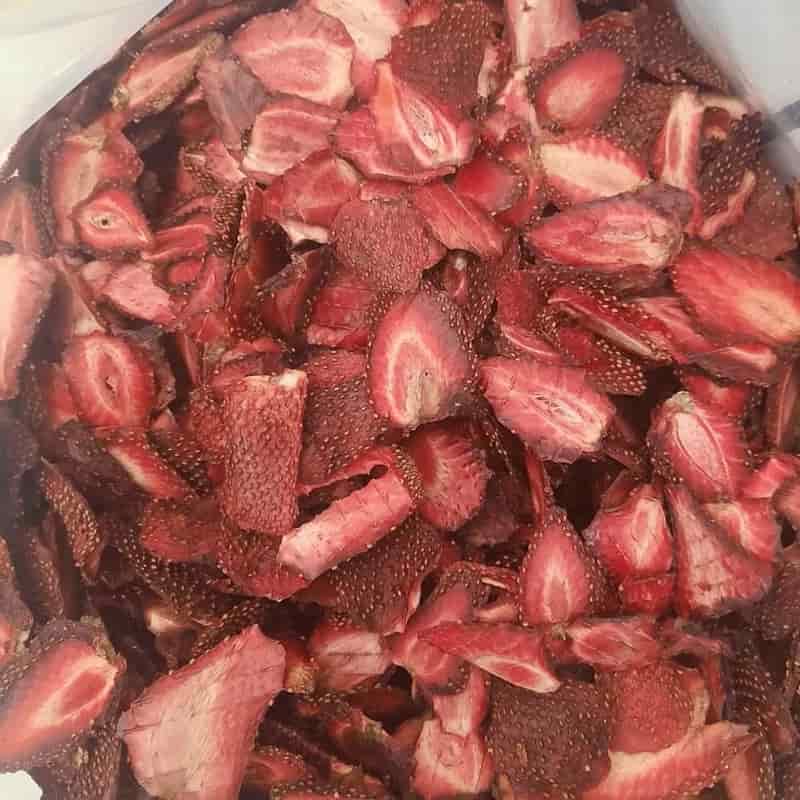 قیمت توت فرنگی خشک فاقد مواد نگهدارنده با کیفیت ارزان + خرید عمده