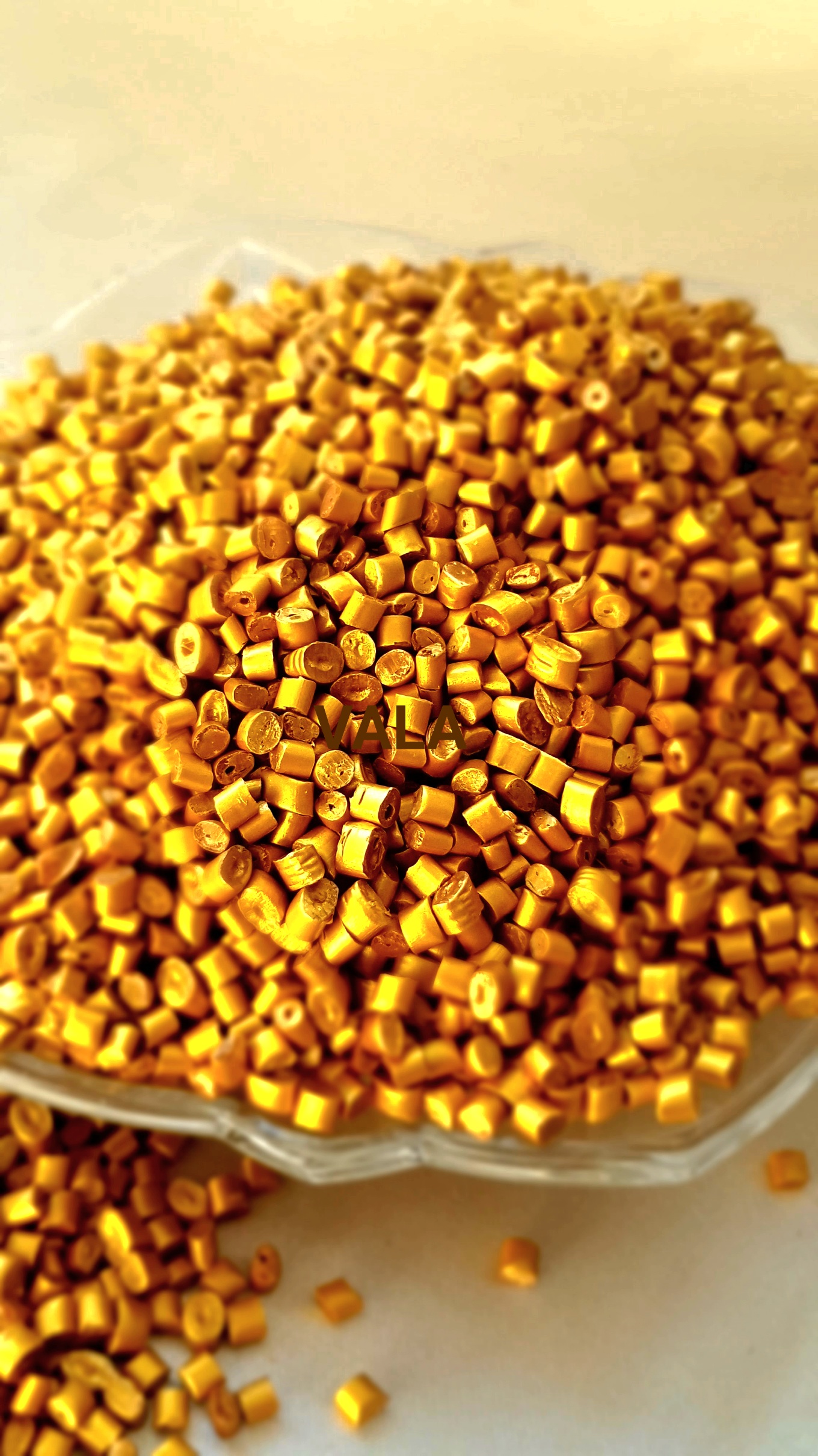 قیمت مستربچ طلایی درجه 1 + خرید