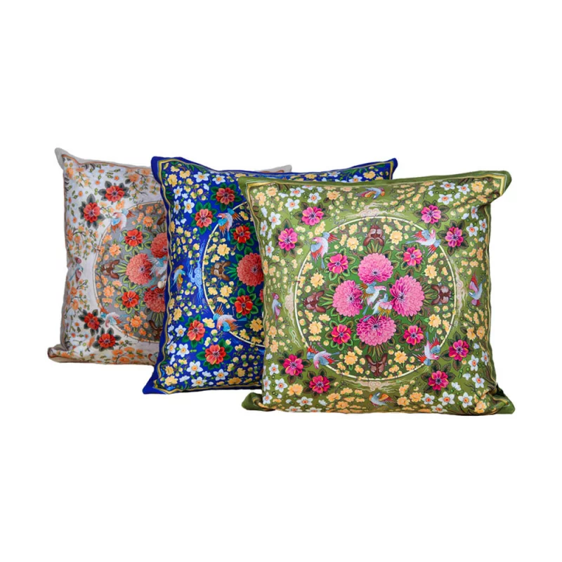 تصویر 1 از فروش کوسن مخمل طرح گلستان شاعران با ابعاد ۴۰ در۴۰