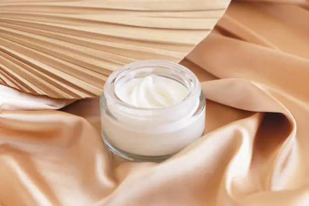 خرید و قیمت کرم ضد افتاب پوست چرم و فروش عمده