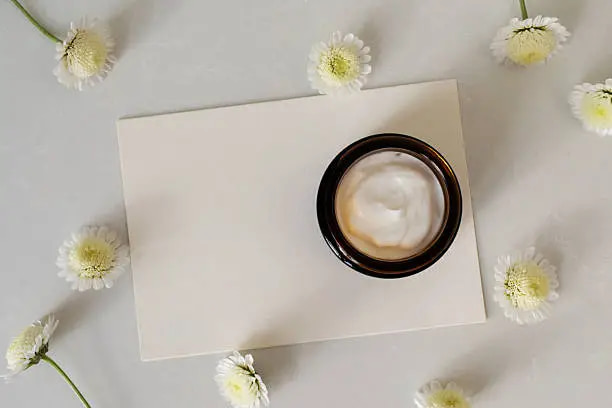 قیمت خرید کرم مراقبتی پوست و فروش ویژه