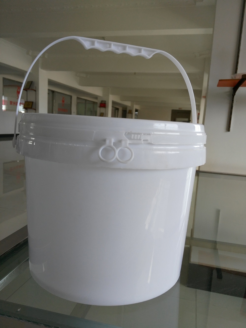 خرید عمده سطل IML پلاستیکی + عکس سطل