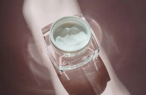 خرید و قیمت کرم پوست شیشه ای و فروش عمده