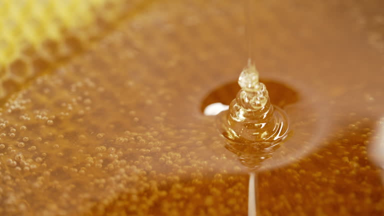 قیمت عسل طبیعی کیلویی + خرید باور نکردنی