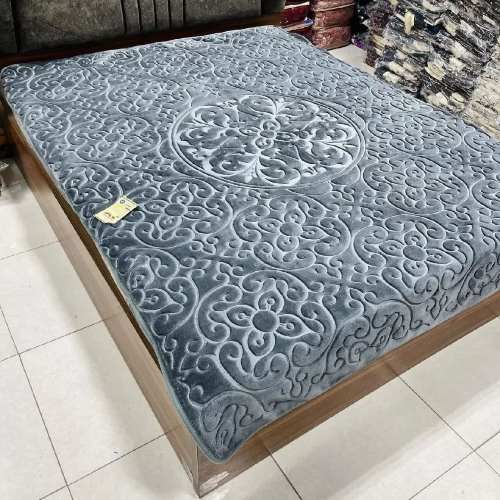 تصویر 3 از پتو گلبافت ایمالز مناسب افراد حساس به سرما در فصول سرد