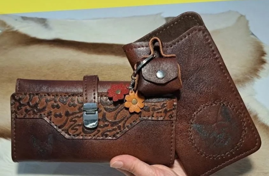 کیف پول چرم اعلا دست دوز