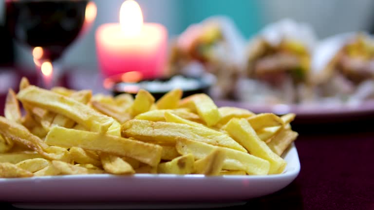 قیمت خرید و فروش فرنچ فرایز سیب زمینی نیمه آماده عمده به صرفه و ارزان