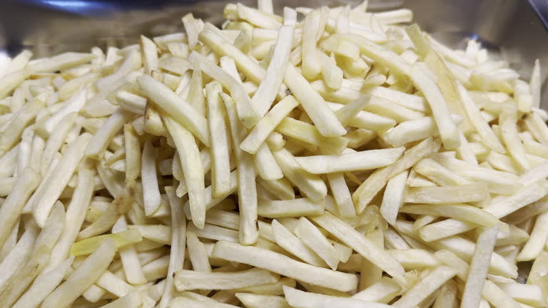 تصویر 3 از قیمت خرید سیب زمینی فرنچ فرایز نیمه آماده عمده به صرفه و ارزان