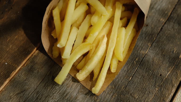 تصویر 5 از قیمت خرید سیب زمینی فرنچ فرایز نیمه آماده عمده به صرفه و ارزان