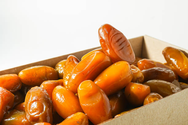 قیمت خرید خرما زاهدی اصل + فروش ویژه