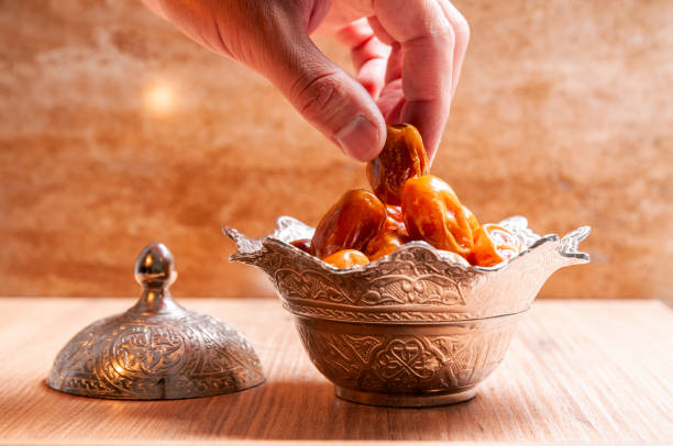 قیمت خرید خرما زاهدی پیارم با فروش عمده