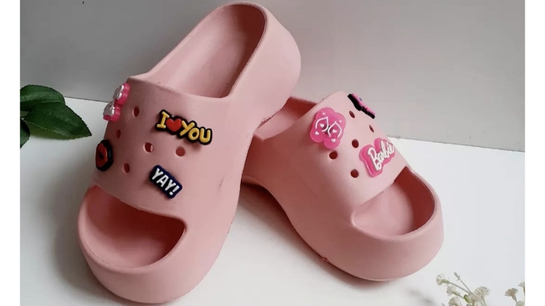 تصویر 4 از فروش دمپایی زنانه مدل پرنسس استیکر دار + قیمت خرید به صرفه