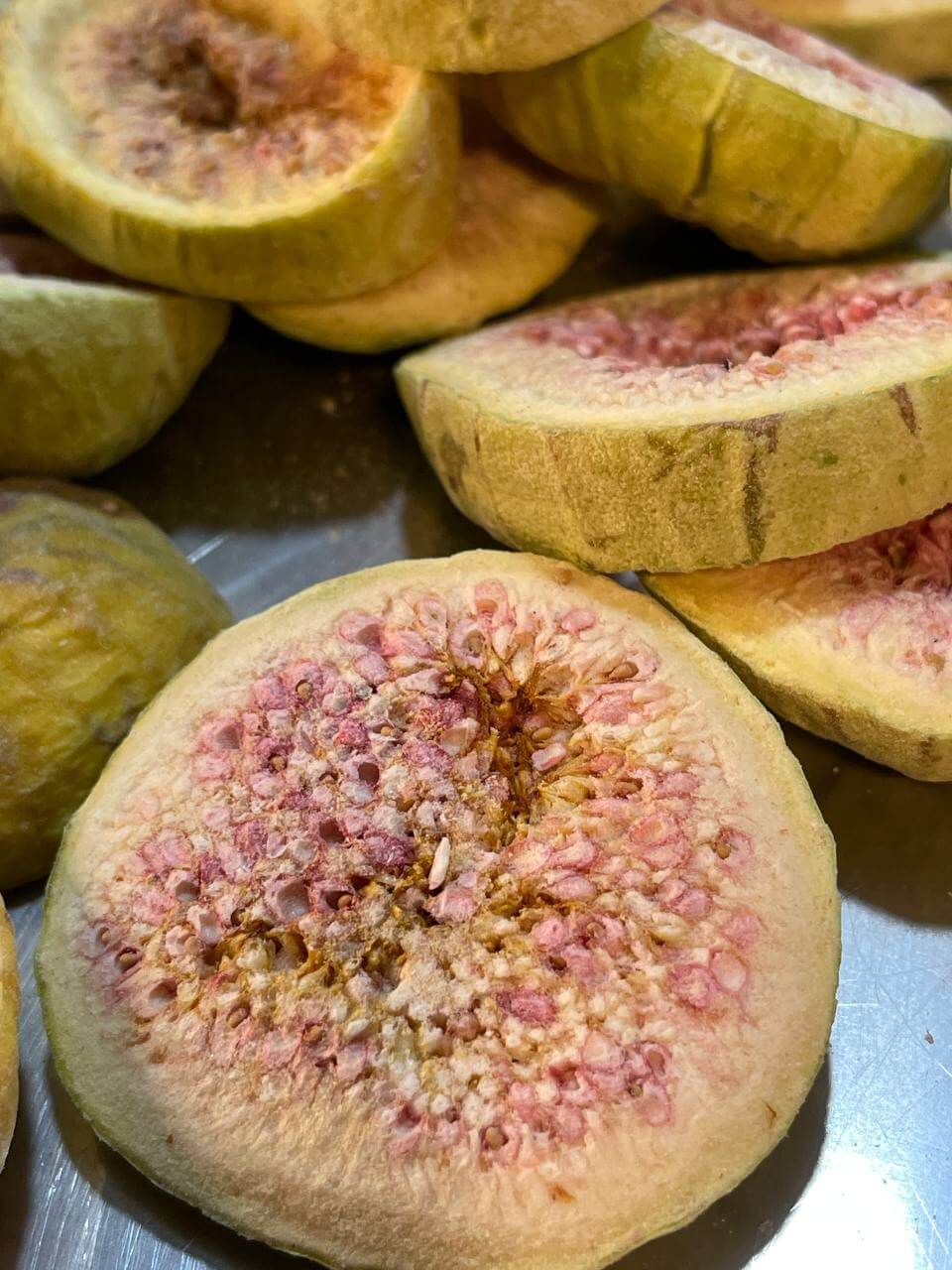 قیمت روز انجیر خشک پفکی فریز درایر در بازار میوه خشک ایران