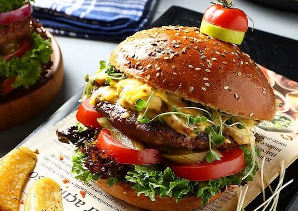 تصویر 1 از قیمت خرید همبرگر کلاسیک ۹۰٪ هایزم + با فروش عمده