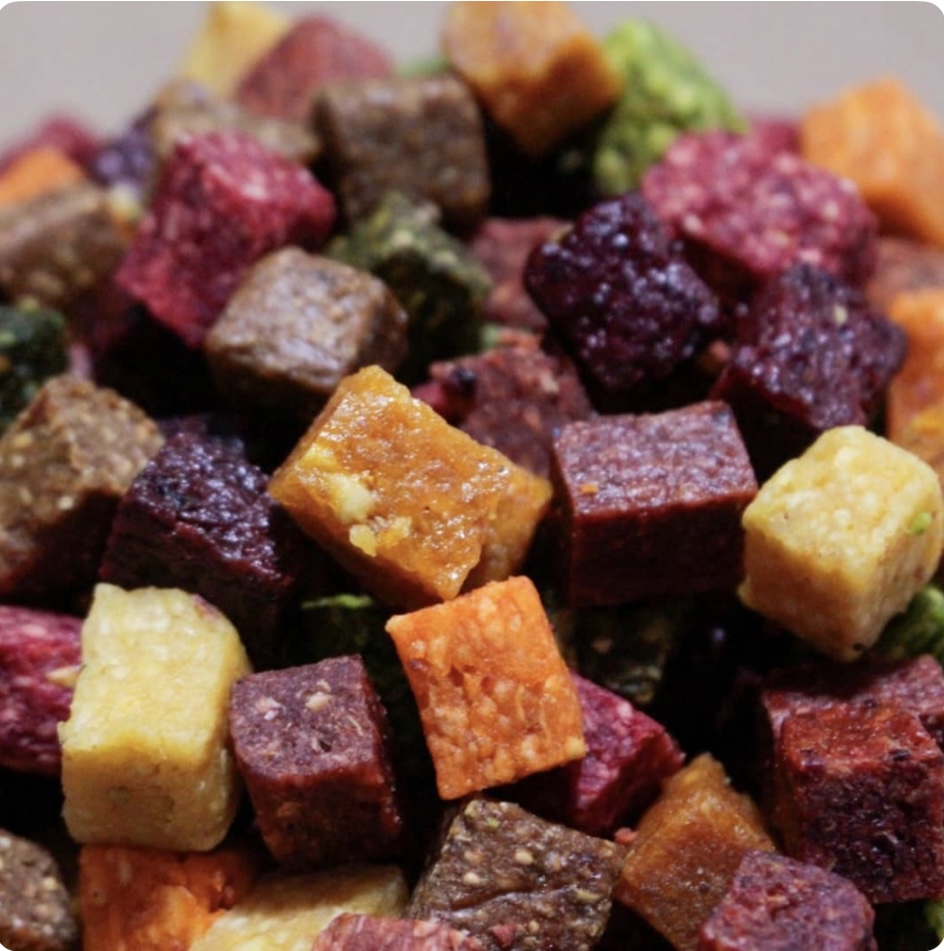 فروش عمده و جزئی حبه میوه های خشک برند کرشمه