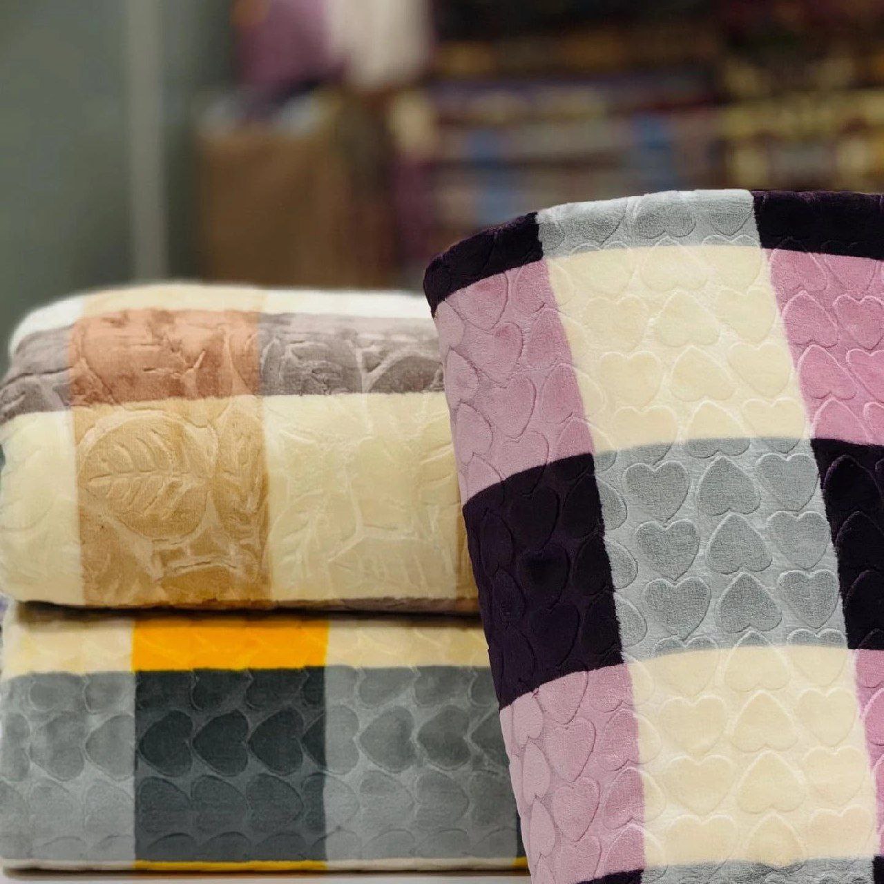 پخش عمده و قیمت مناسب و ضمانت اصل پتوی شادیلون دو نفره خشتی درجه یک