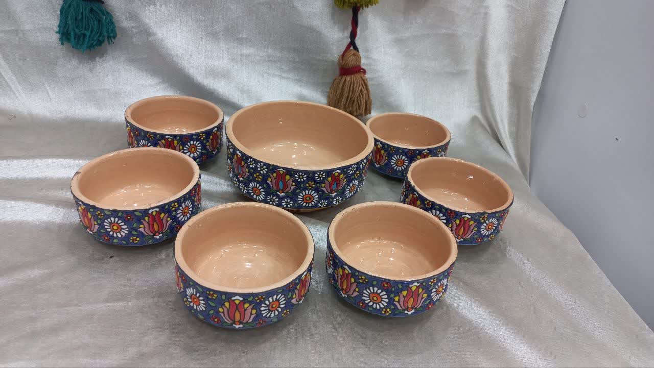 تصویر 5 از فروش کاسه سفالی و شش کاسه کوچک سفال مینا کاری شده