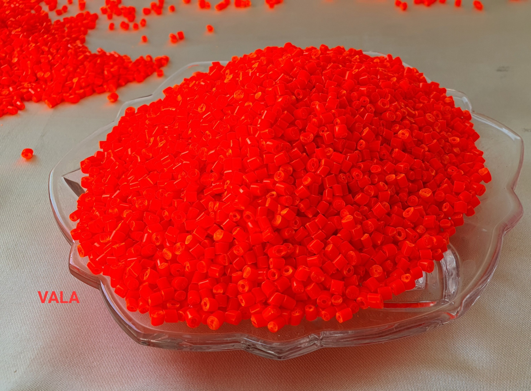 خرید مستربچ قرمز فلورسنت + خرید