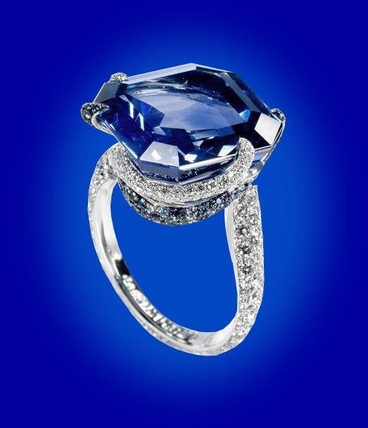 خرید جدیدترین انواع انگشتر یاقوت کبود زنانه